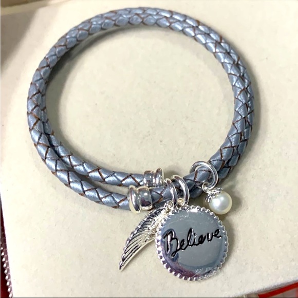 Vantel Pearls Guardian Angel Leather Wrap Bracelet - Picture 2 of 4